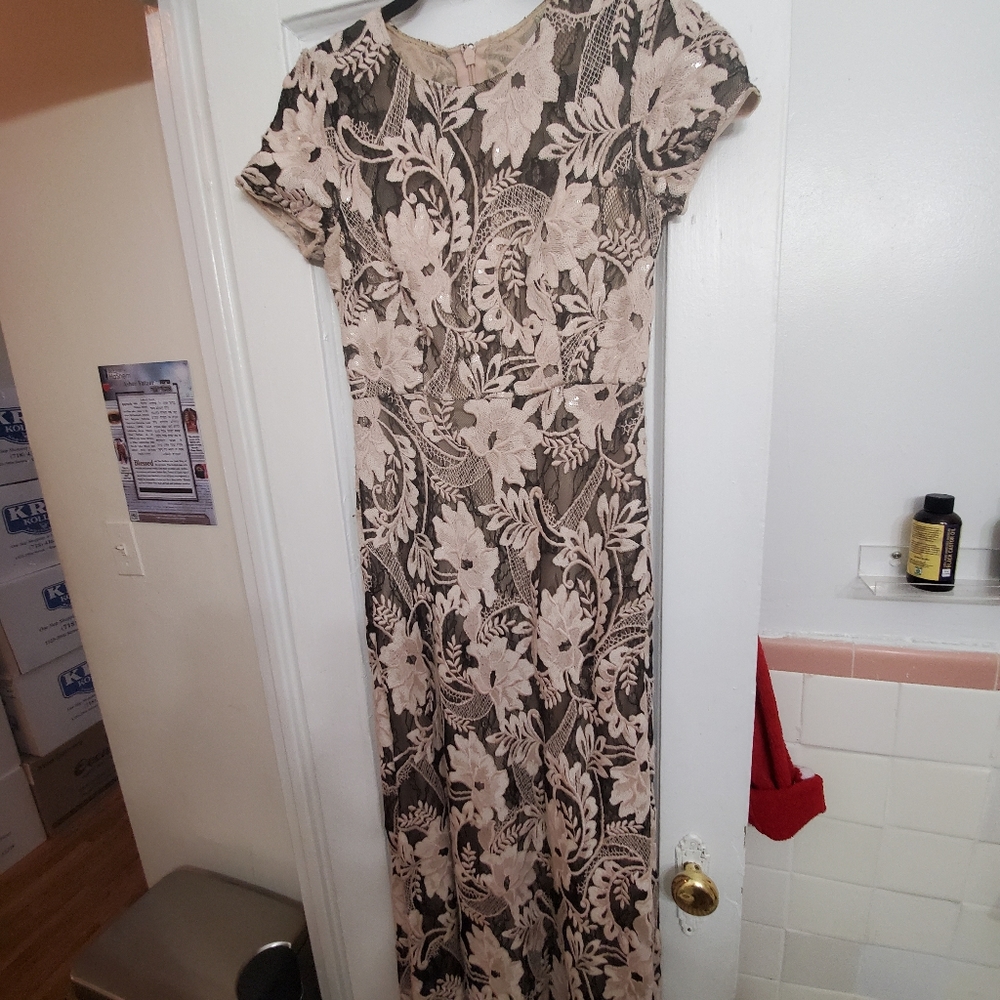 BCBG MaxAzria Flower Lace Gown